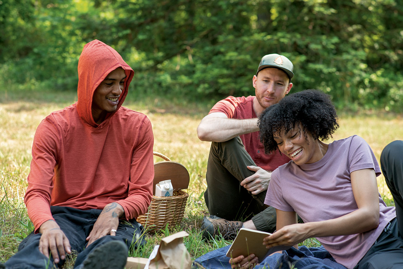 3 Friends having a picnic